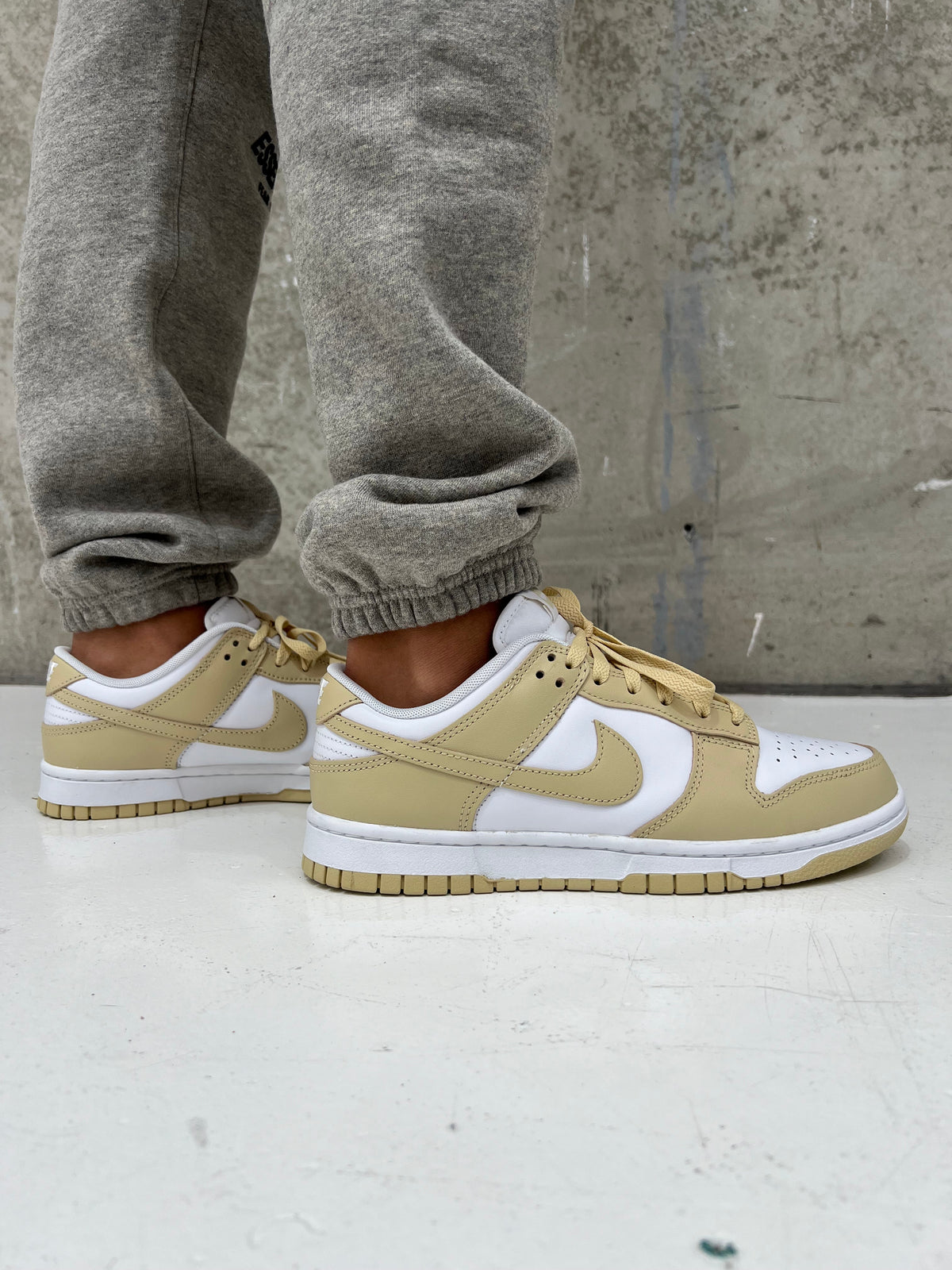 Nike Mens Dunk Low Sneakers - 'Team Gold'