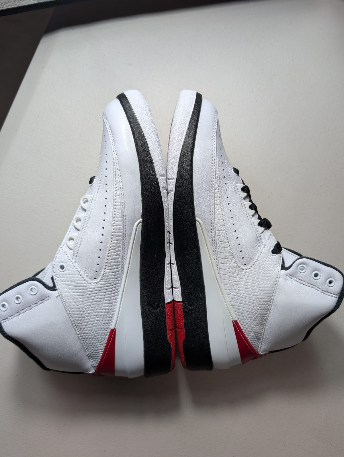 EX-DISPLAY - Nike Womens Air Jordan 2 Retro Sneakers - 'Chicago' 2022