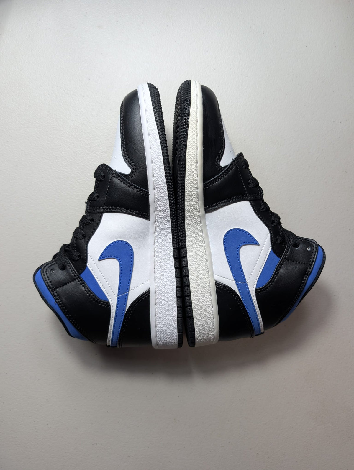 EX-DISPLAY - Nike Grade School Womens Air Jordan 1 Mid Sneakers - 'Racer Blue'