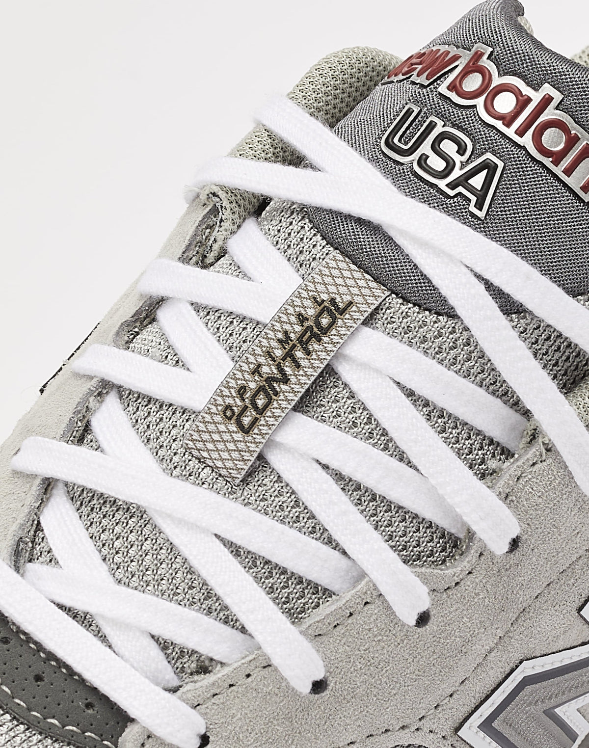 New Balance 990v3