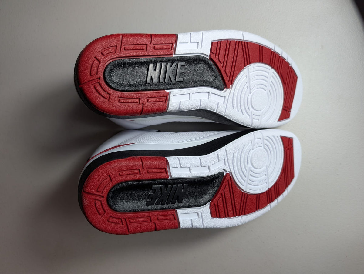 EX-DISPLAY  - Nike Womens Air Jordan 2 Retro Sneakers - 'Chicago' 2022