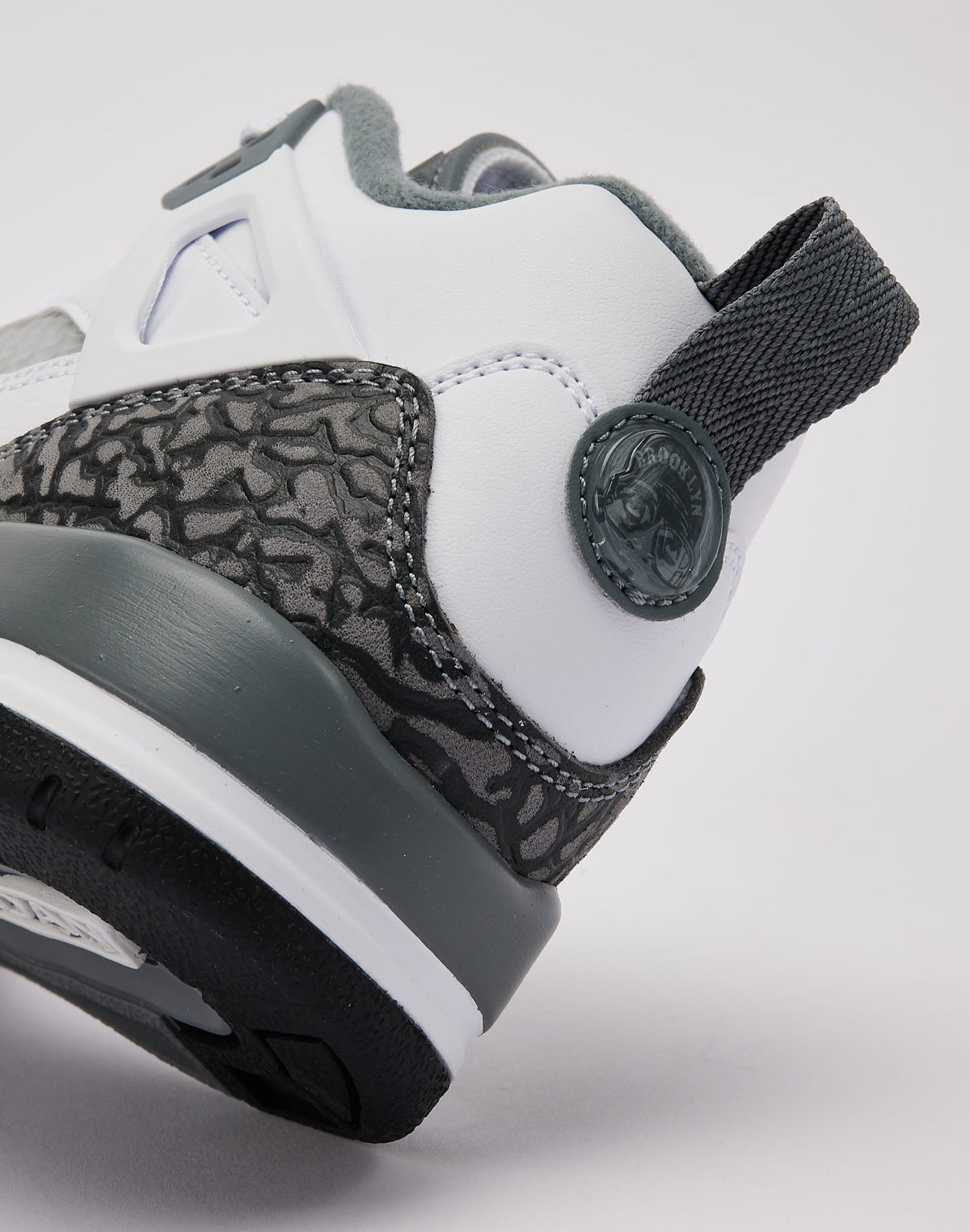 Jordan Spizike Low Grade-School