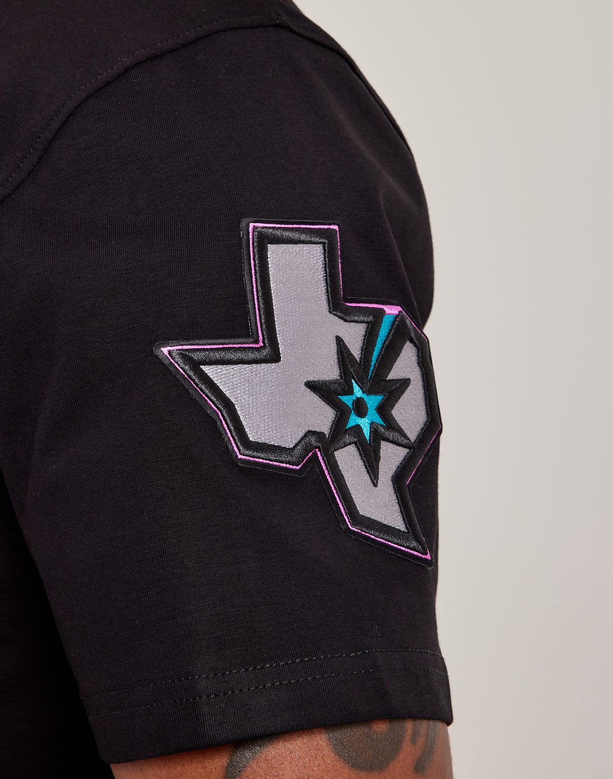 Pro Standard San Antonio Spurs Tee